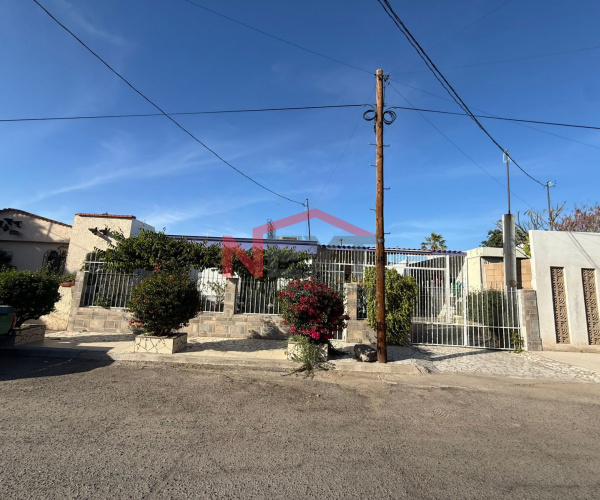 CASA EN VENTA EN COL. PERIODISTA