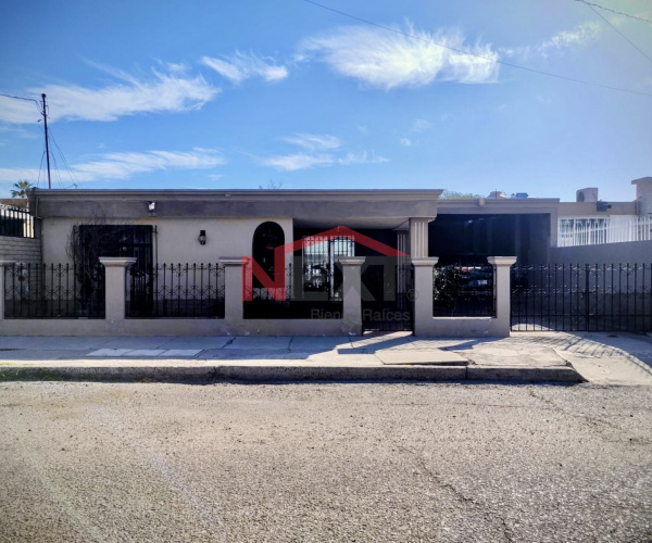 CASA EN VENTA EN COL. SAN BENITO