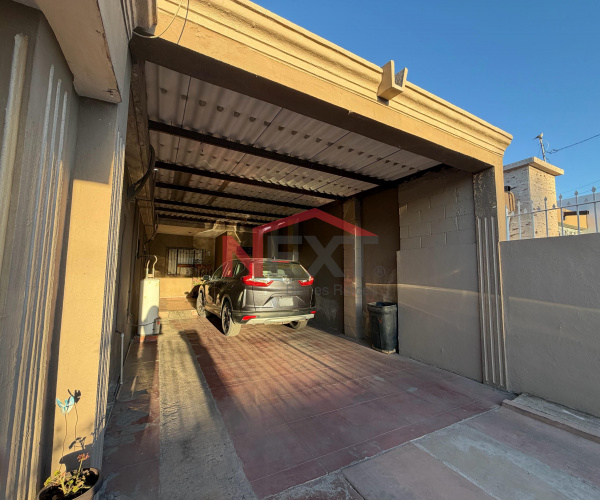 CASA EN VENTA EN COL. SAN BENITO