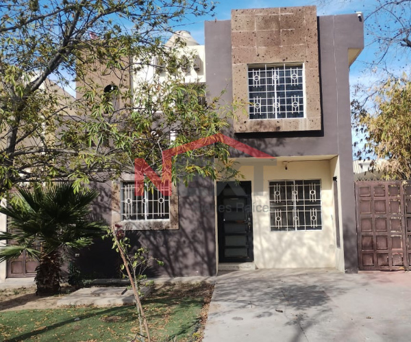 CASA EN RENTA EN EL FRACCIONAMIENTO LA ROSALEDA