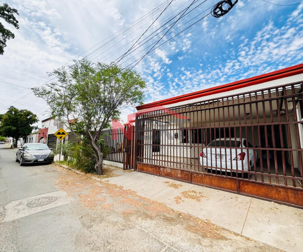 CASA EN RENTA EN COL. VALLE VERDE