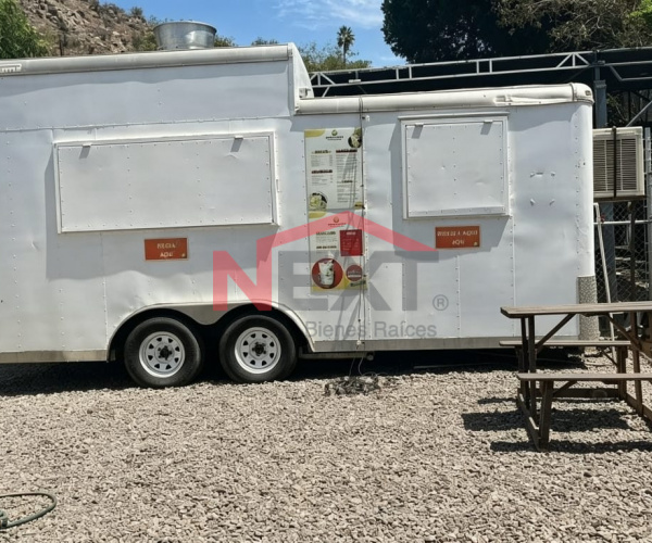 LOCAL EN RENTA CON FOOD TRUCK SOBRE BLVD. LUIS ENCINAS