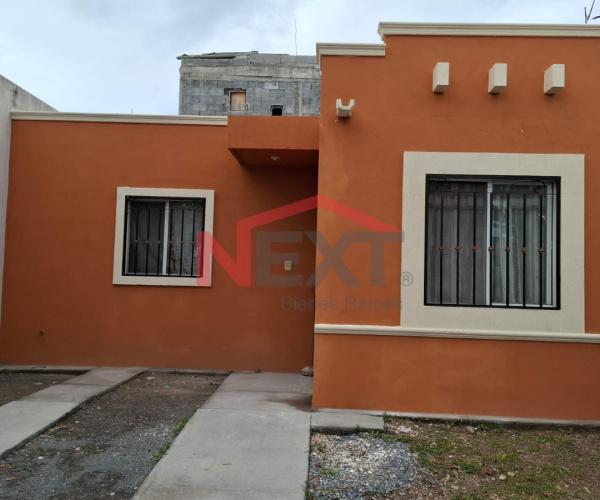 CASA EN RENTA EN PARAJES DE SANTA ELENA