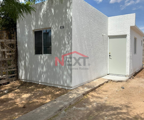 CASA EN VENTA EN FRACC. LA CHOLLA