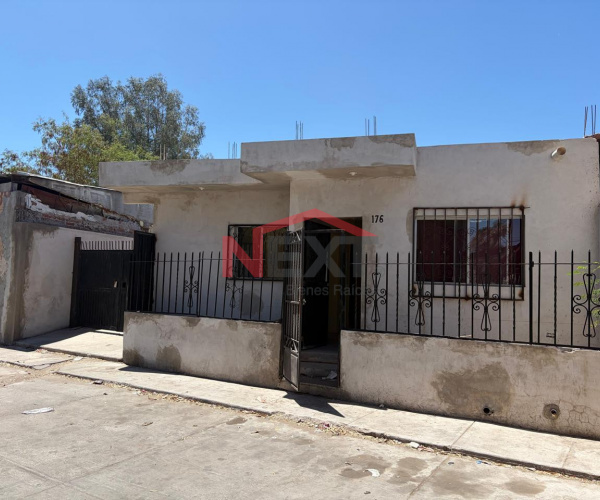 CASA EN VENTA SOBRE BLVD. LUIS ENCINAS EN COL. CENTRO