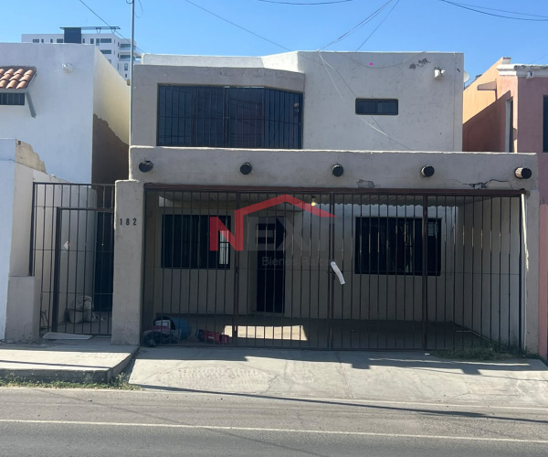 CASA EN RENTA EN COL. COUNTRY CLUB