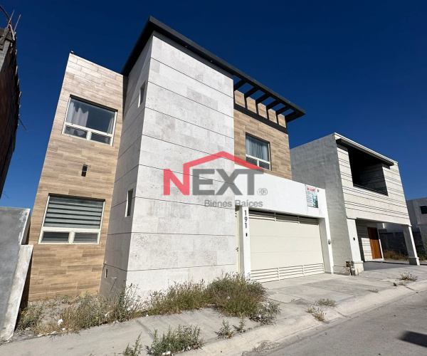 CASA EN RENTA CON ALBERCA EN LA ESCONDIDA