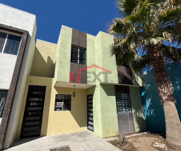 CASA EN VENTA AL ORIENTE EN PUERTA DEL REY PLUS