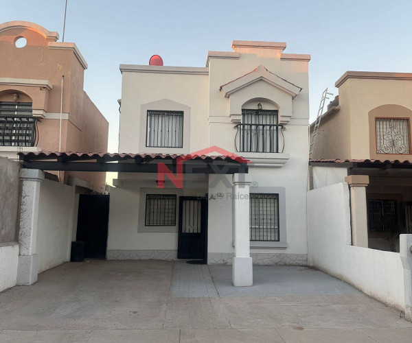 CASA EN VENTA EN FRACC. SOLEIL