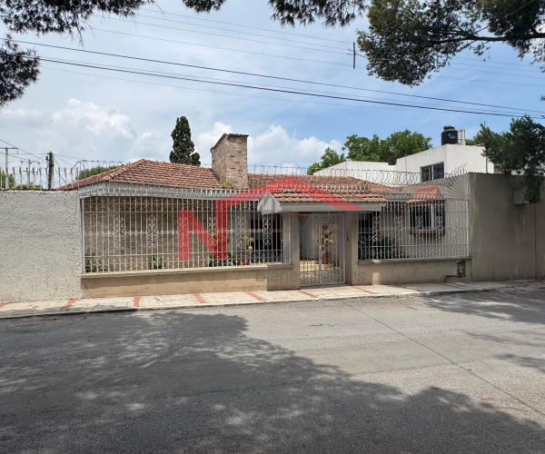 Casa en Venta en Colonia Jardín |Departamento Anexo | Oportunidad para Remodelar o Desarrollar Departamentos | Saltillo, Coahuila