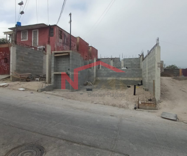 VENTA DE TERRENO CON CONSTRUCCION - FLORIDO 1RA SECC. TIJUANA B.C