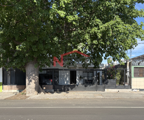 CASA EN VENTA EN COL. SAN BENITO
