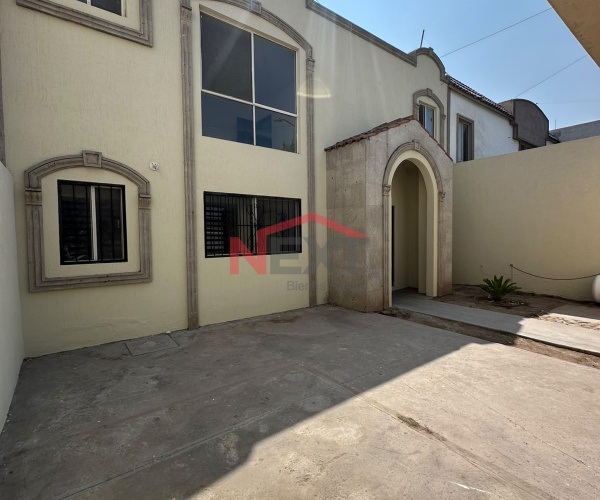 Casa en Renta Rincón de Sayavedra Frente a Área Verde