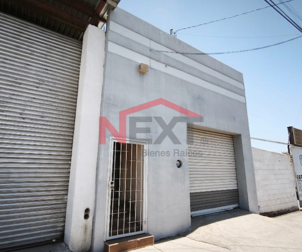 BODEGA CON OFICINAS EN RENTA EN COL. SAN BENITO