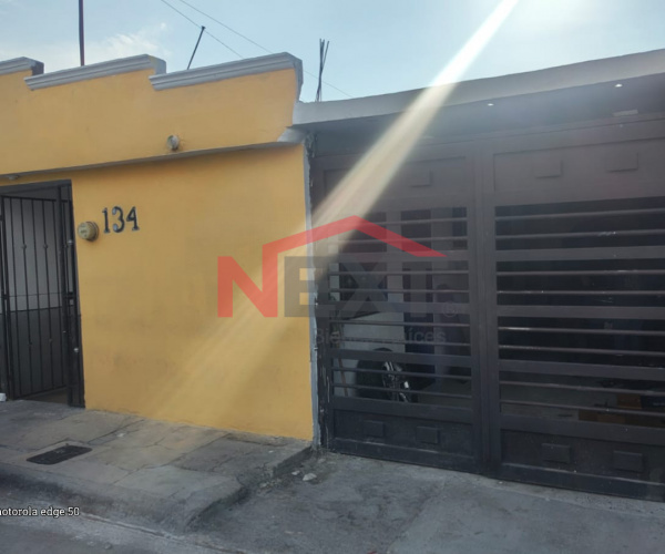 CASA EN VENTA AL CENTRO ORIENTE DE SALTILLO