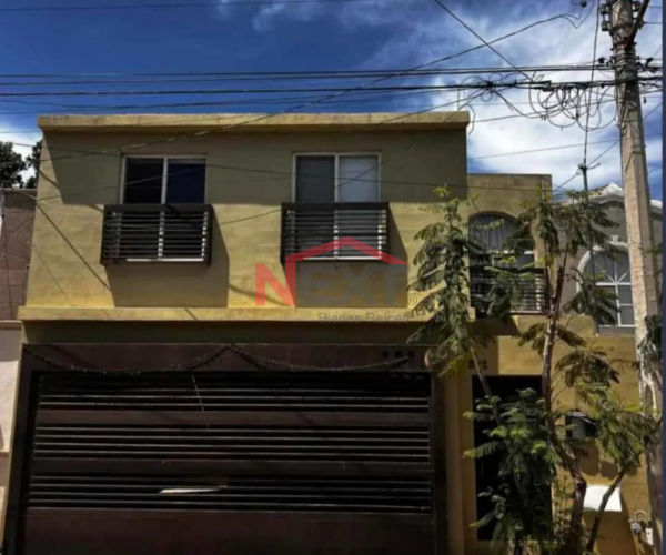 CASA EN VENTA 2 PLANTAS AL NORTE COL EL BALUARTE CERCA PLAZA PATIO