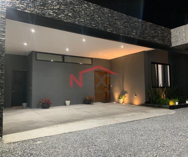 CASA EN RENTA AMUEBLADA EN EL CAMPANARIO