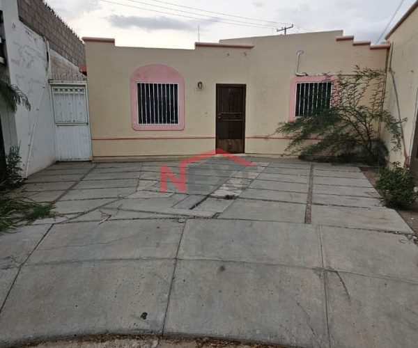 CASA EN VENTA EN PLAZA GRANDE