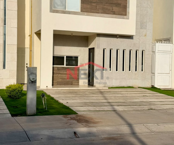 CASA EN RENTA SIENA RESIDENCIAL