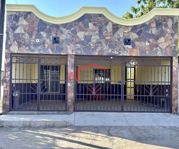 CASA EN VENTA EN COL. LOS ARROYOS