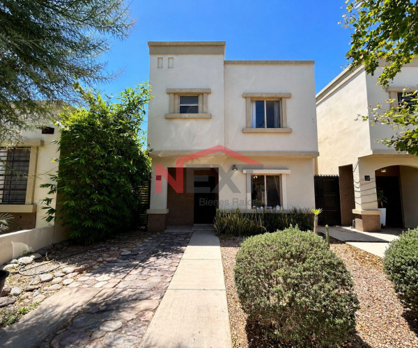 CASA EN RENTA EN CASTELLO RESIDENCIAL