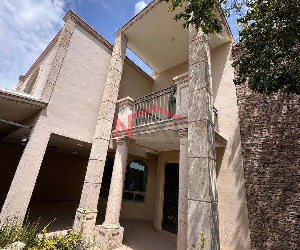 Casa  en Venta En Los Pinos