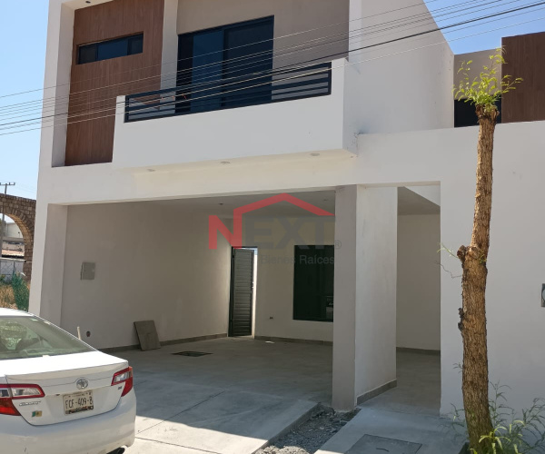 CASA EN VENTA AL PONIENTE FRACCIONAMIENTO HACIENDA SAN RAFAEL