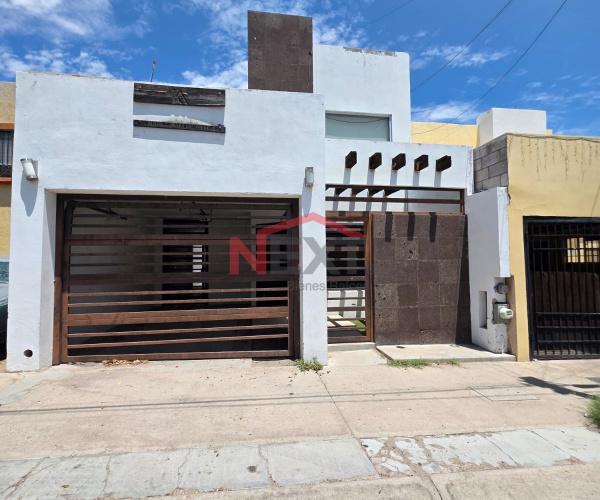 CASA EN VENTA EN LAS LOMAS