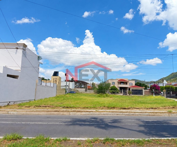 TERRENO EN VENTA SOBRE BULEVAR EN CUMBRES RESIDENCIAL