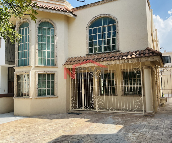 CASA AL NORTE EN RENTA EN FRACCIONAMIENTO LAS MAGNOLIAS