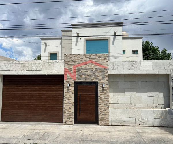 Casa en Venta de 3 Recámaras con Estudio y 4 Baños | Fracc. Del Valle, Ramos Arizpe  📍 Fraccionamiento Del Valle, Ramos Arizpe, Coahuila
