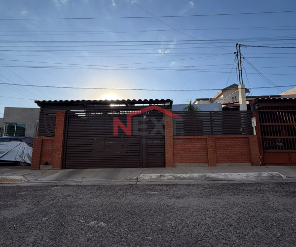 CASA EM VENTA EN COL. STAUS